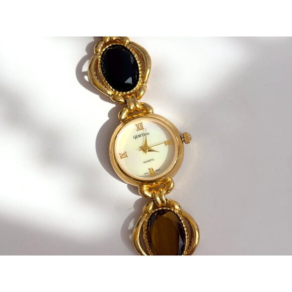Gem Time Mother of Pearl Rhinestone Gold T Vintage Wristwatch - 22mm - WORKS! - Picture 3 of 10